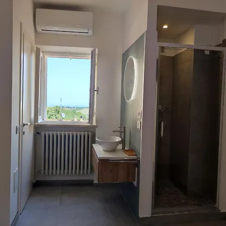 Casa Delle Zie Savoretti Гостевой дом Сан-Клементе
